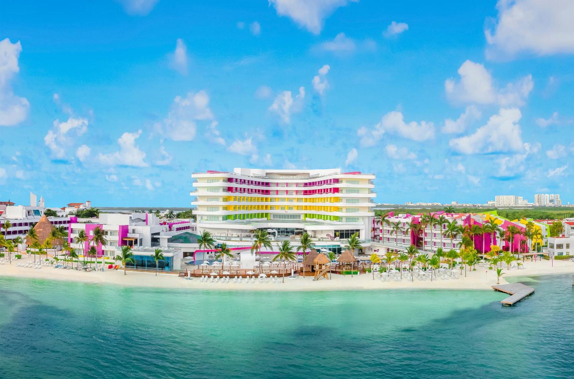 Temptation At The Tower Cancun Resort (Adults Only) Bagian luar foto